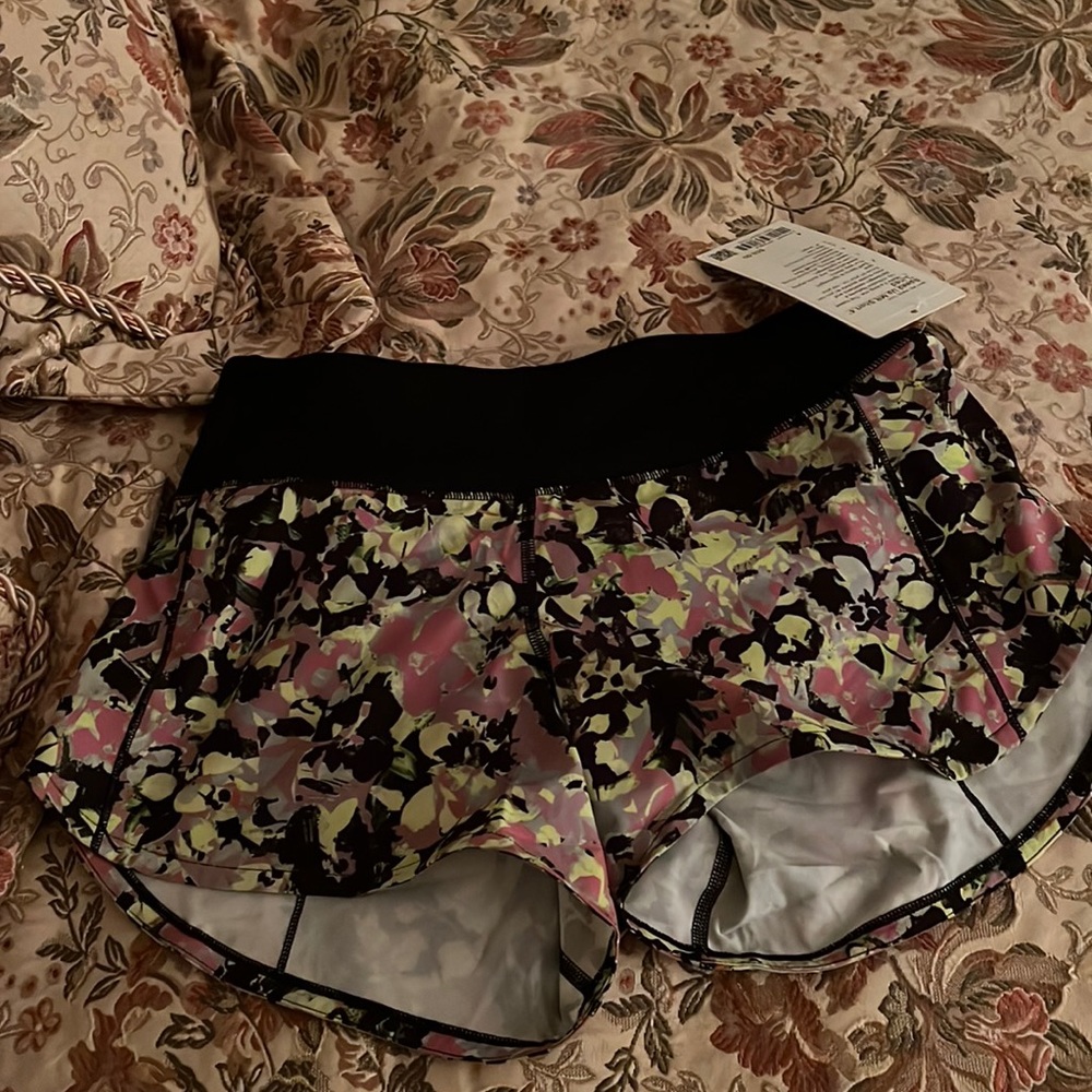Brand new lululemon speed up shorts size 4 and 4 lined